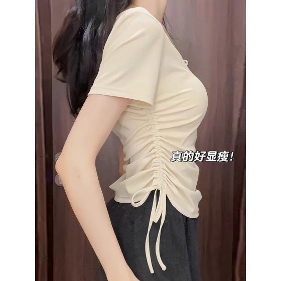 Drawstring waist-cinching short-sleeved t-shirt for women, perfect for summer, with a unique and stylish design, featuring a sweet and spicy V-neck.